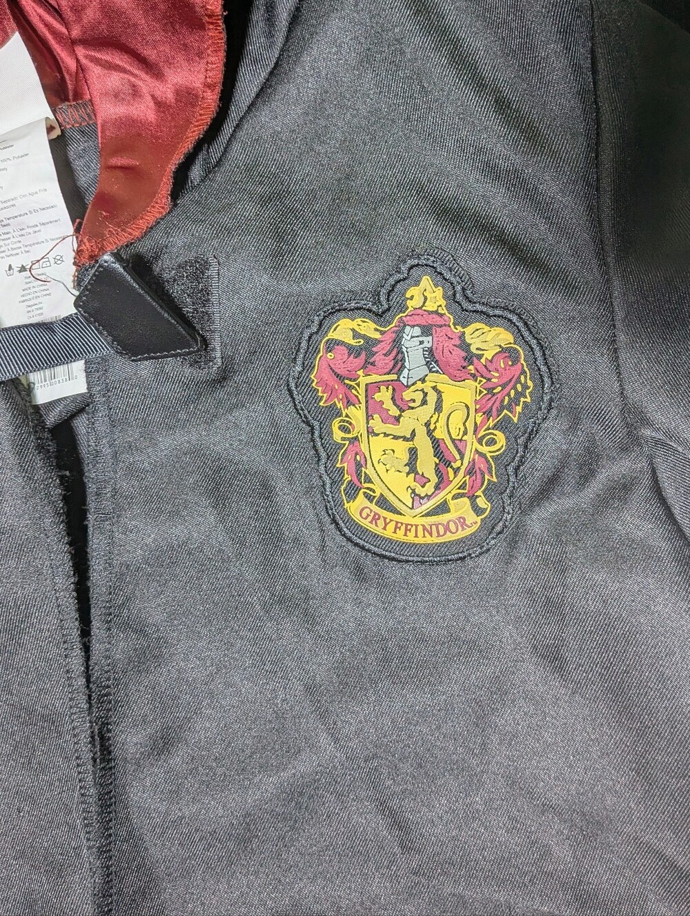Harry Potter Gryffindor Robe - Picture 5 of 11